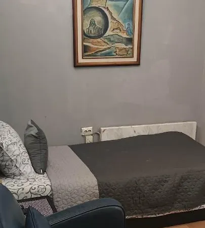 Apartment Tr 2 Bath 23 *